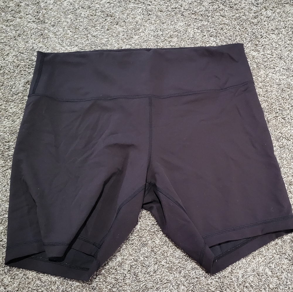 VGUC Lululemon 8" Align Shorts